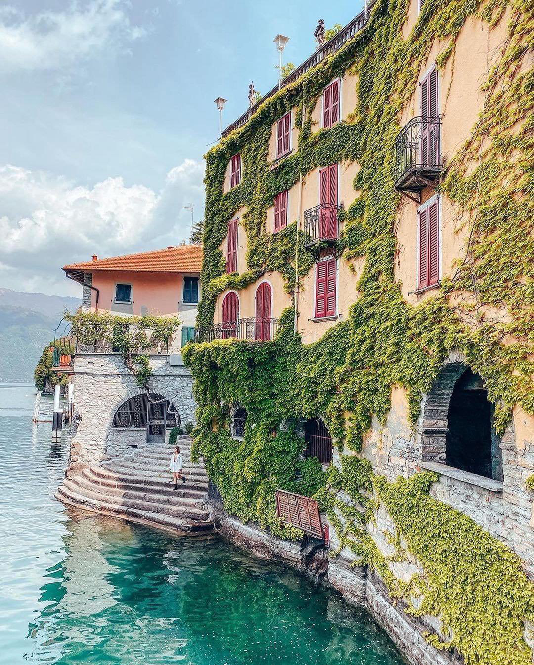 Gallery 2223552 image 1