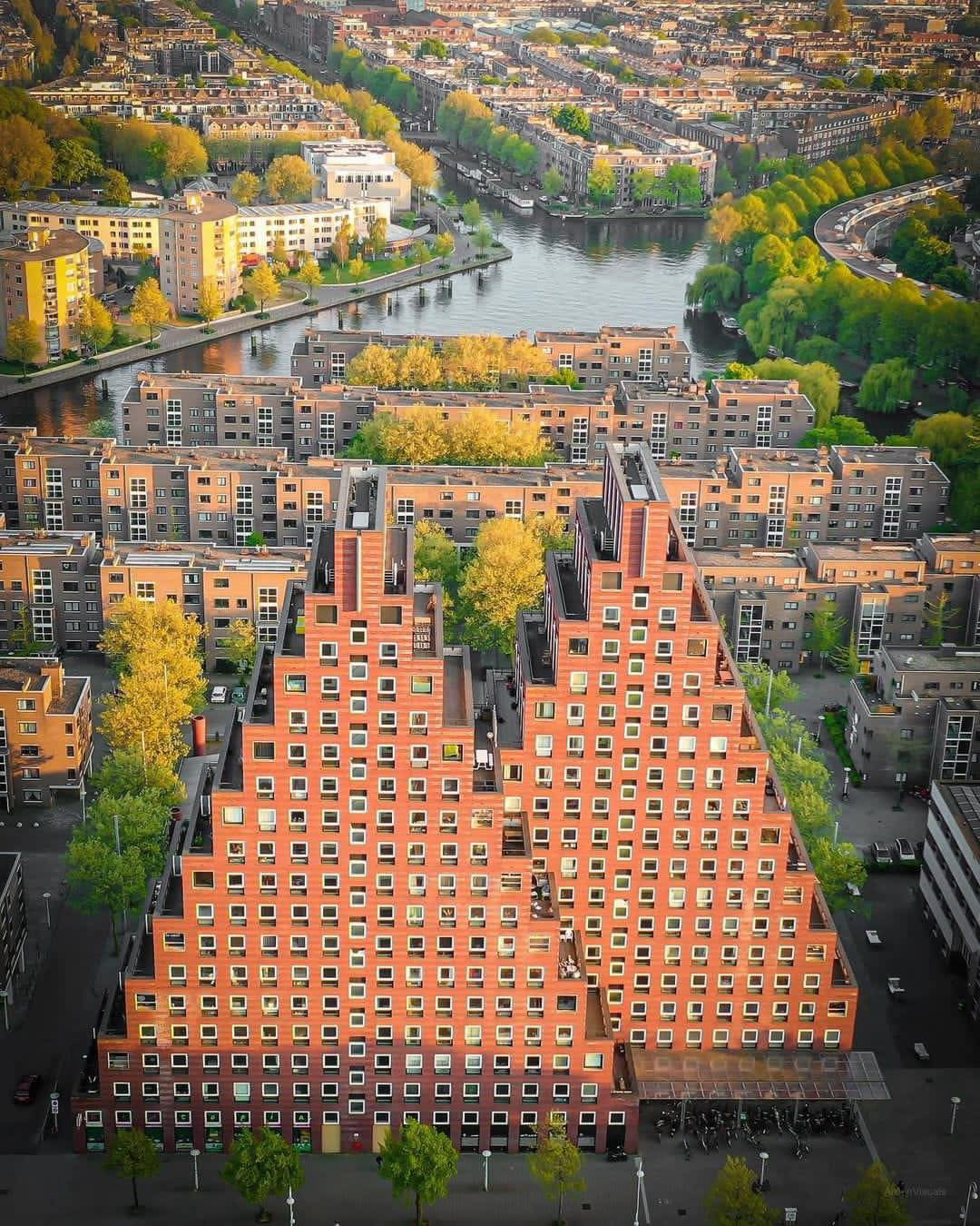 Gallery 2223286 image 1