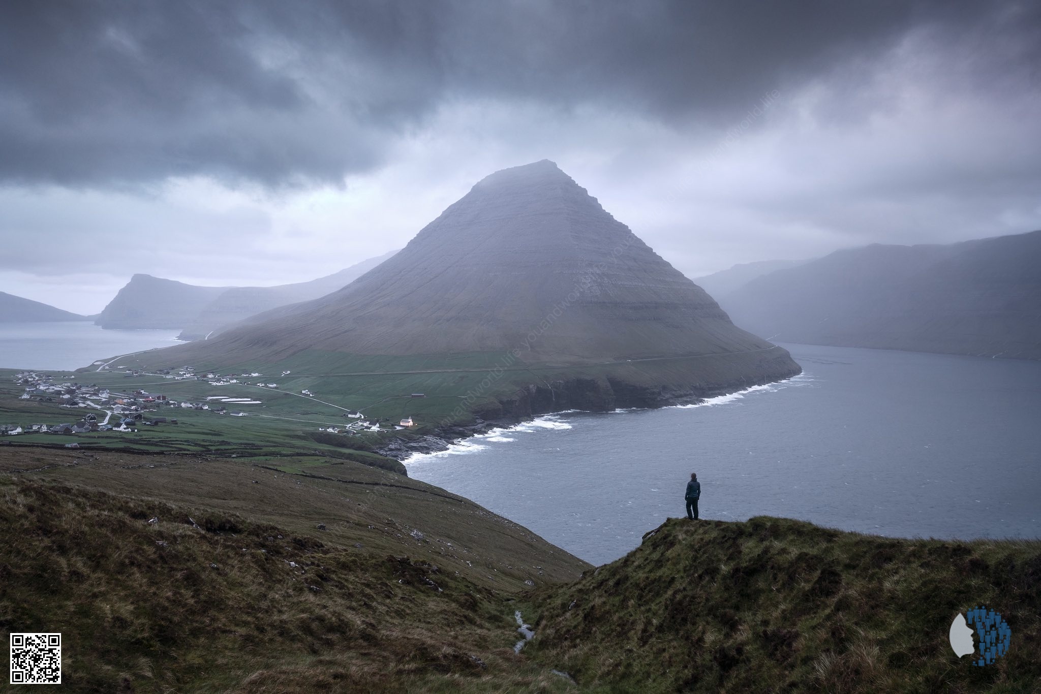 Мрачная красота Фарерских островов | Драматичные скалы, туман, водопады и извилистые дороги — Фареры доказывают, что пасмурные дни могут быть не менее прекрасны, чем солнечные
